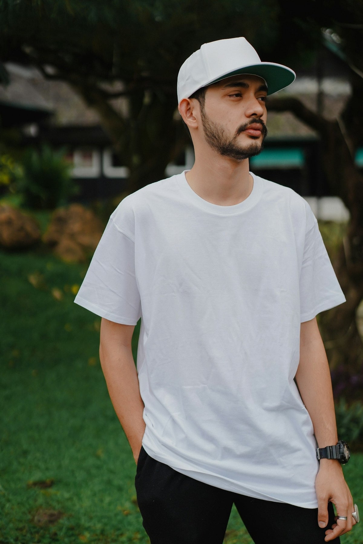 メンズ ホワイト リラックスフィット Tシャツ